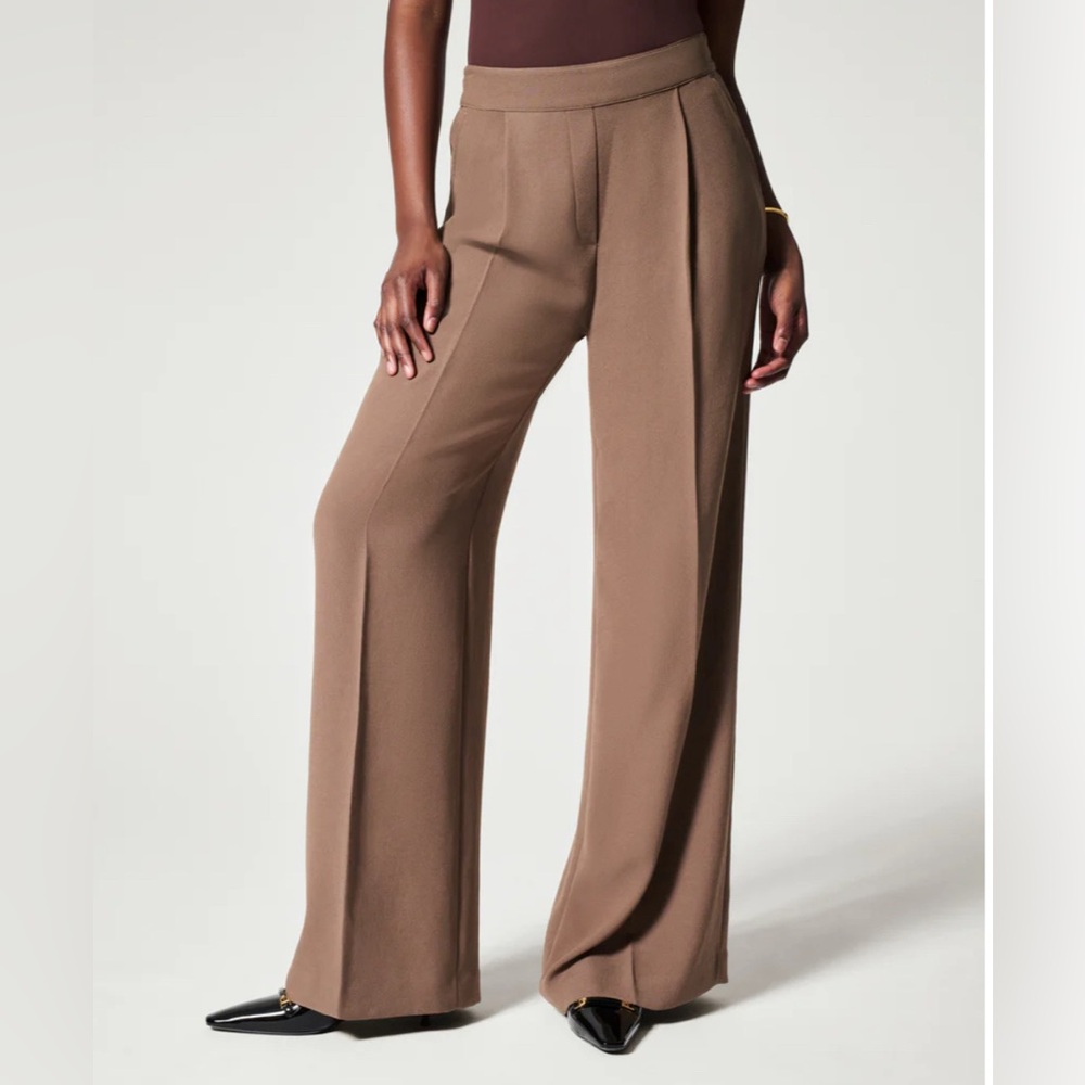 SPANX Carefree Crepe Pleated Trouser
Cedar / Petite / M - NEVER BEEN WORN